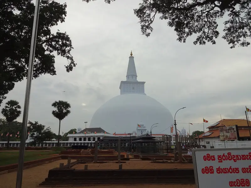 Ruwanwelisaya, the great white stupa of Anuradhapura